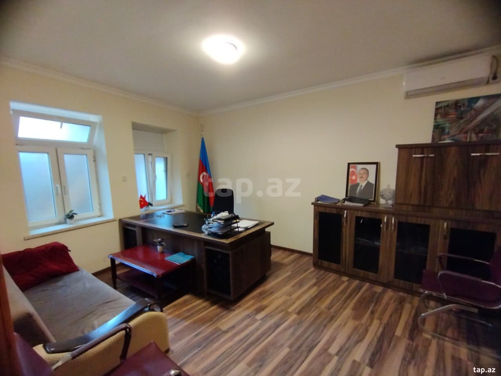 Ofis icarəyə verilir, Nizami m.