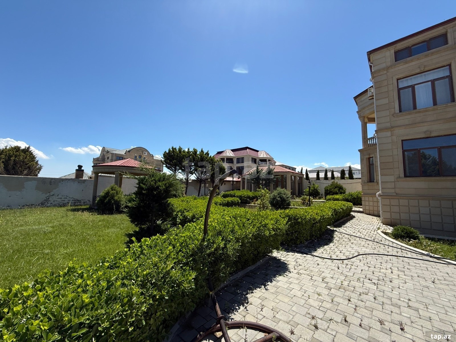 Bağ evi, Novxanı qəs. (7)