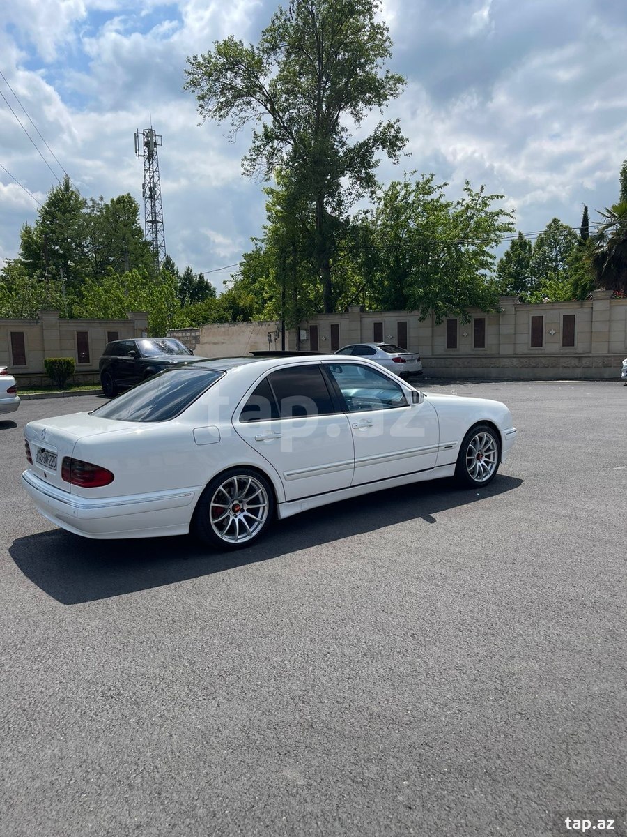 Mercedes E 320, 2002 il (3)