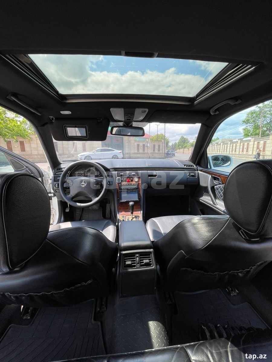 Mercedes E 320, 2002 il (9)