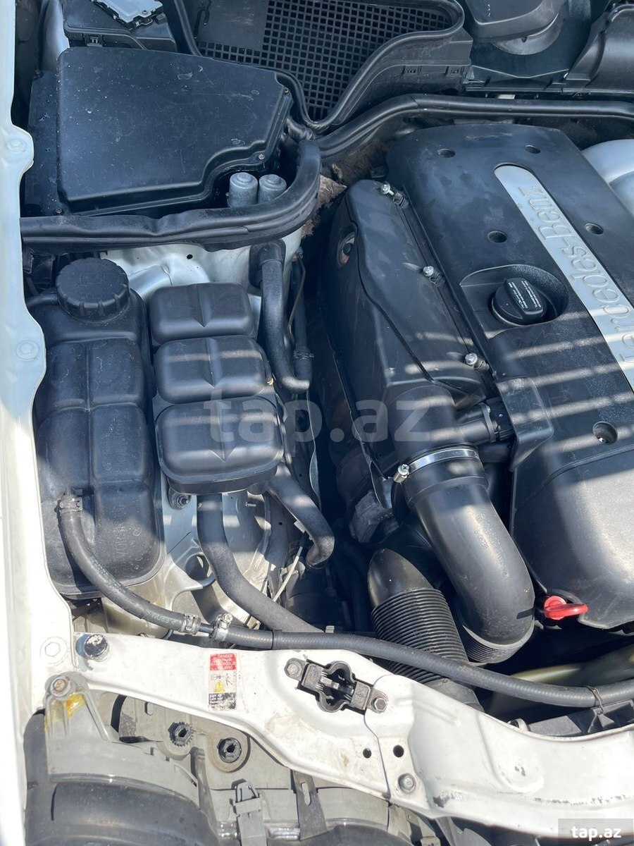 Mercedes E 320, 2002 il (15)