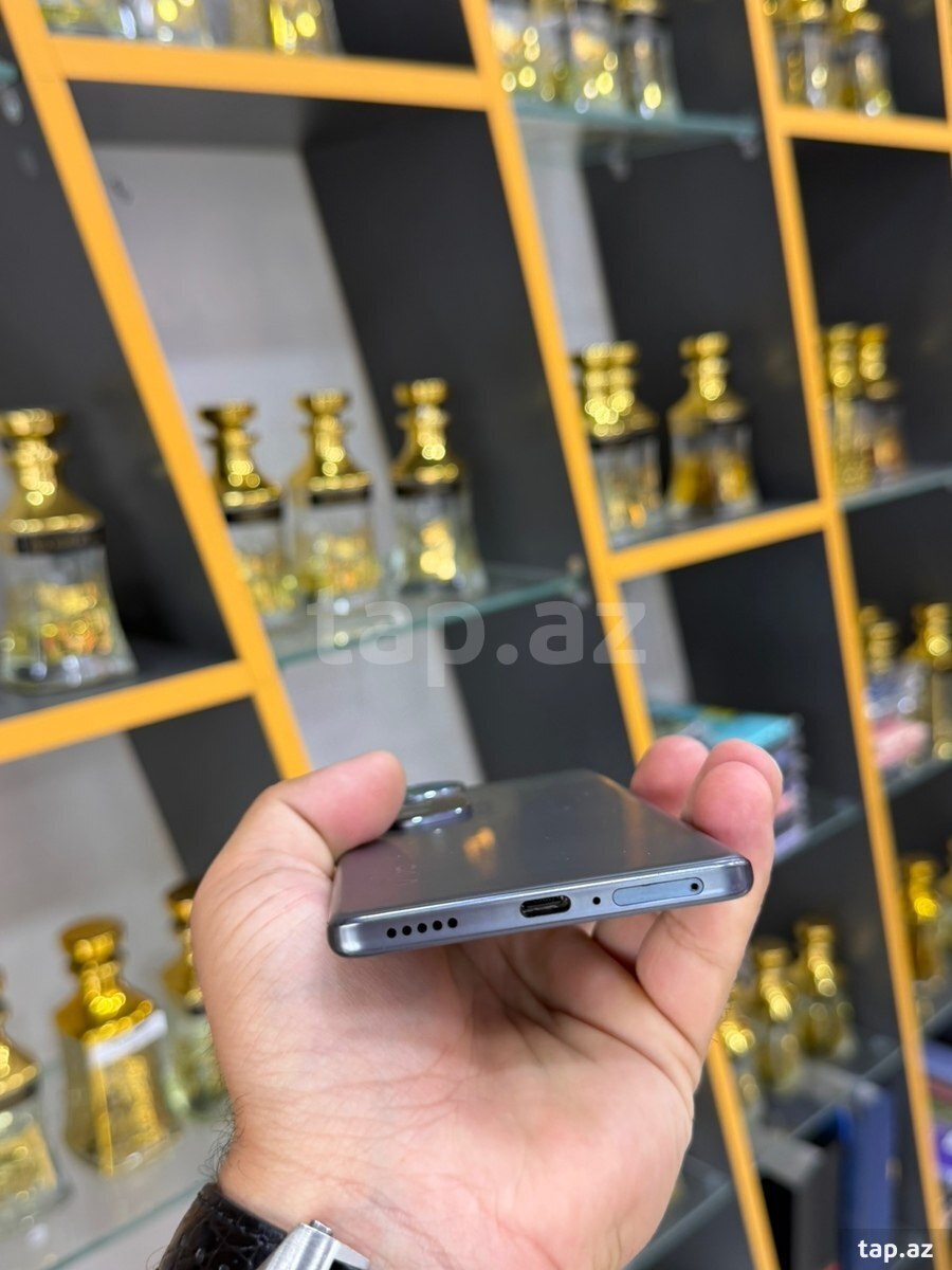 Vivo V40  (3)