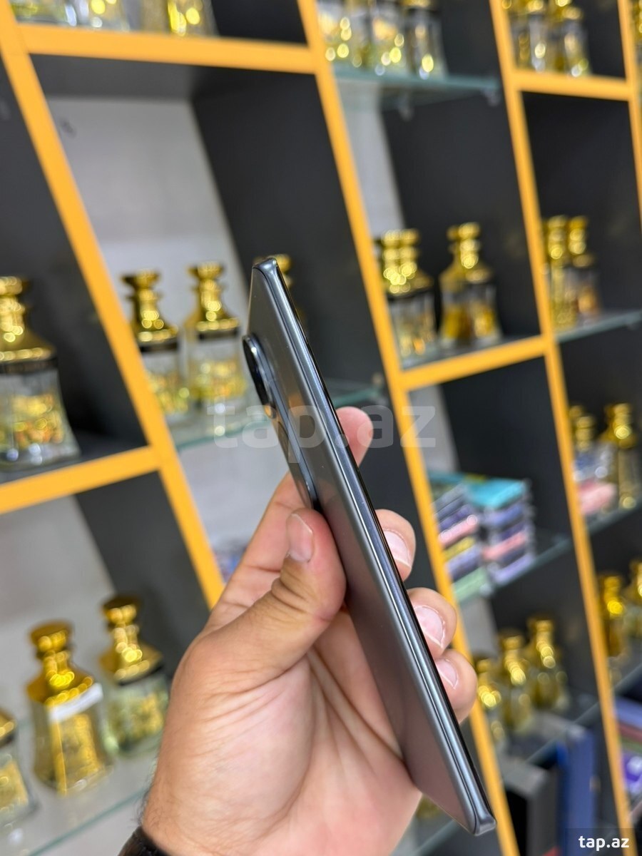 Vivo V40  (6)