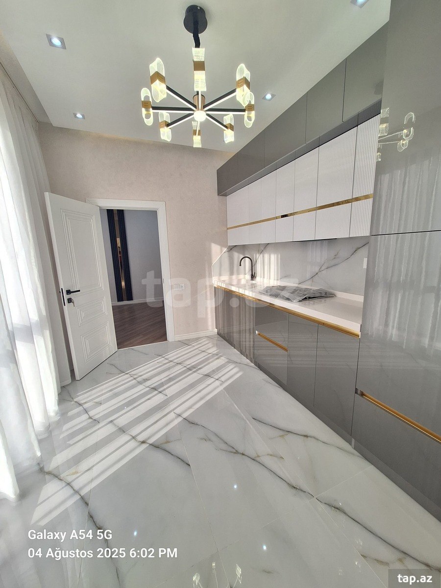 3-otaqlı yeni tikili, 8-ci mkr., 86 m²