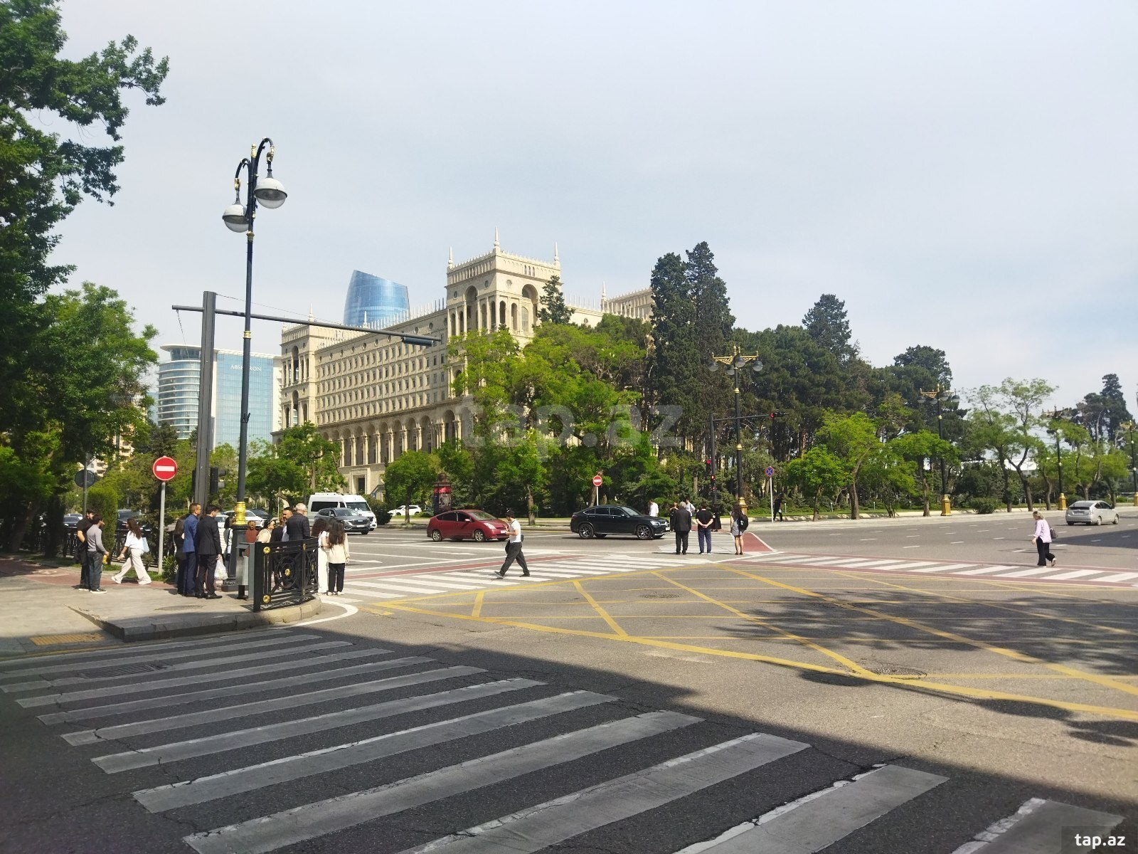 2-otaqlı mənzil kirayə verilir, Sahil m., 65 m²