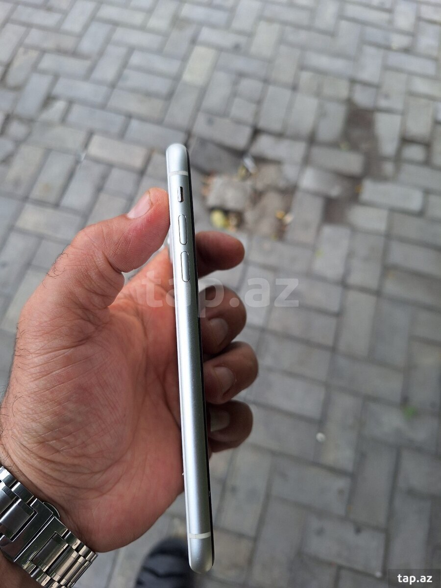Apple iPhone 11 ehtiyat hissələri (3)