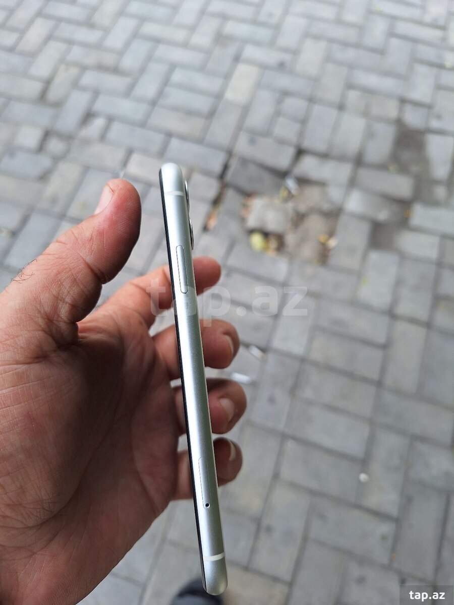 Apple iPhone 11 ehtiyat hissələri (4)