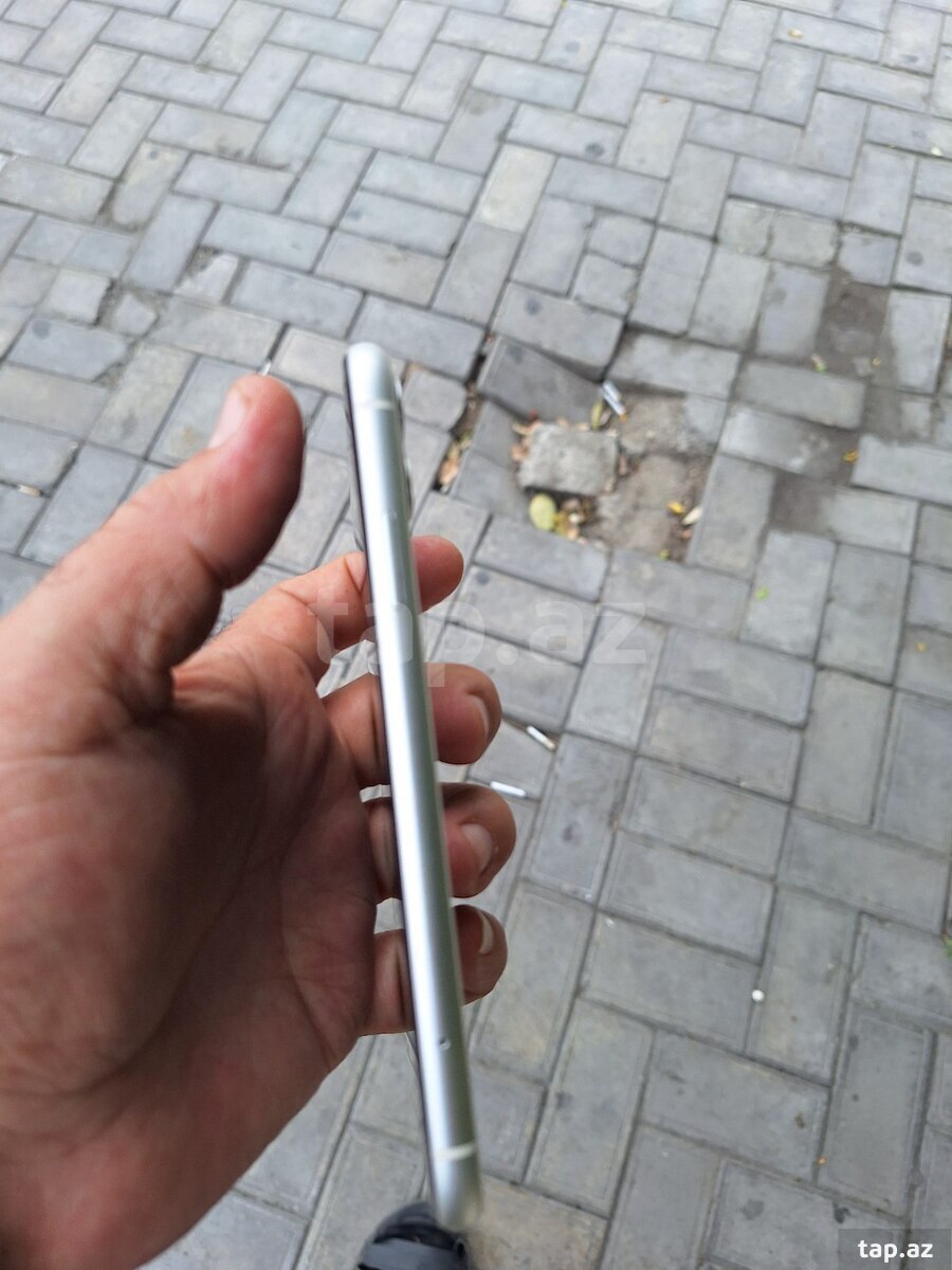 Apple iPhone 11 ehtiyat hissələri (6)