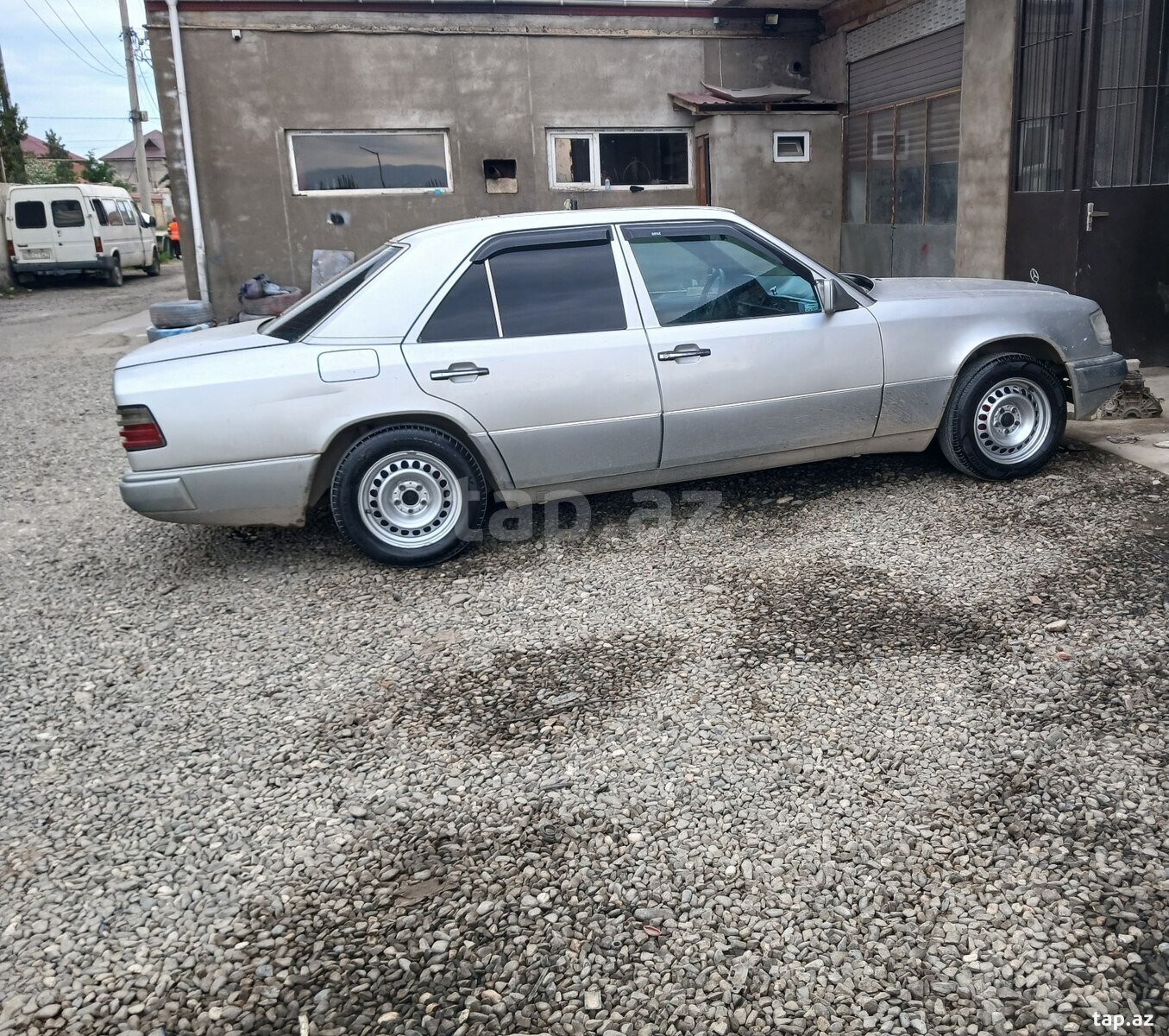Mercedes E 220, 1993 il (2)