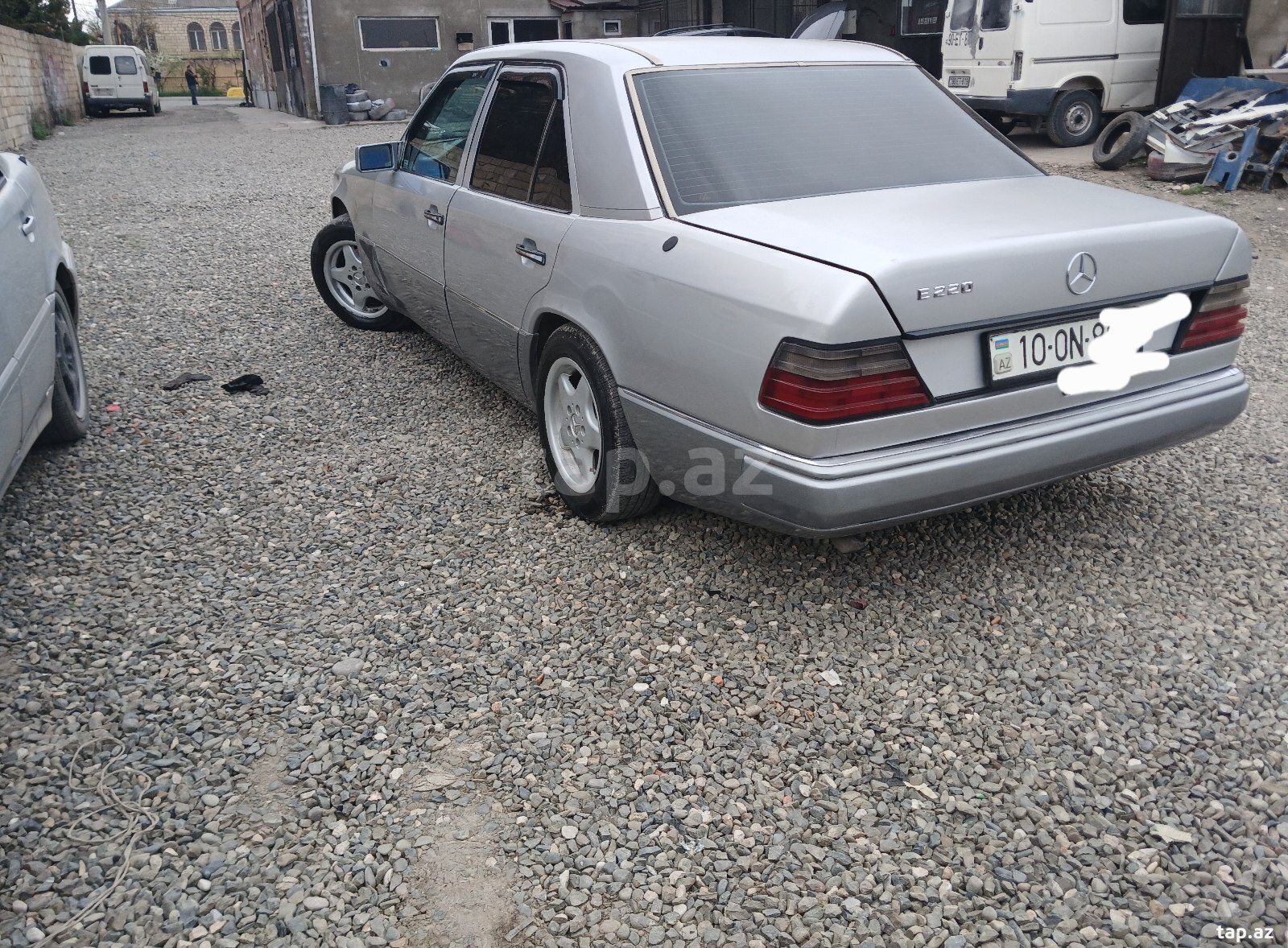 Mercedes E 220, 1993 il (4)