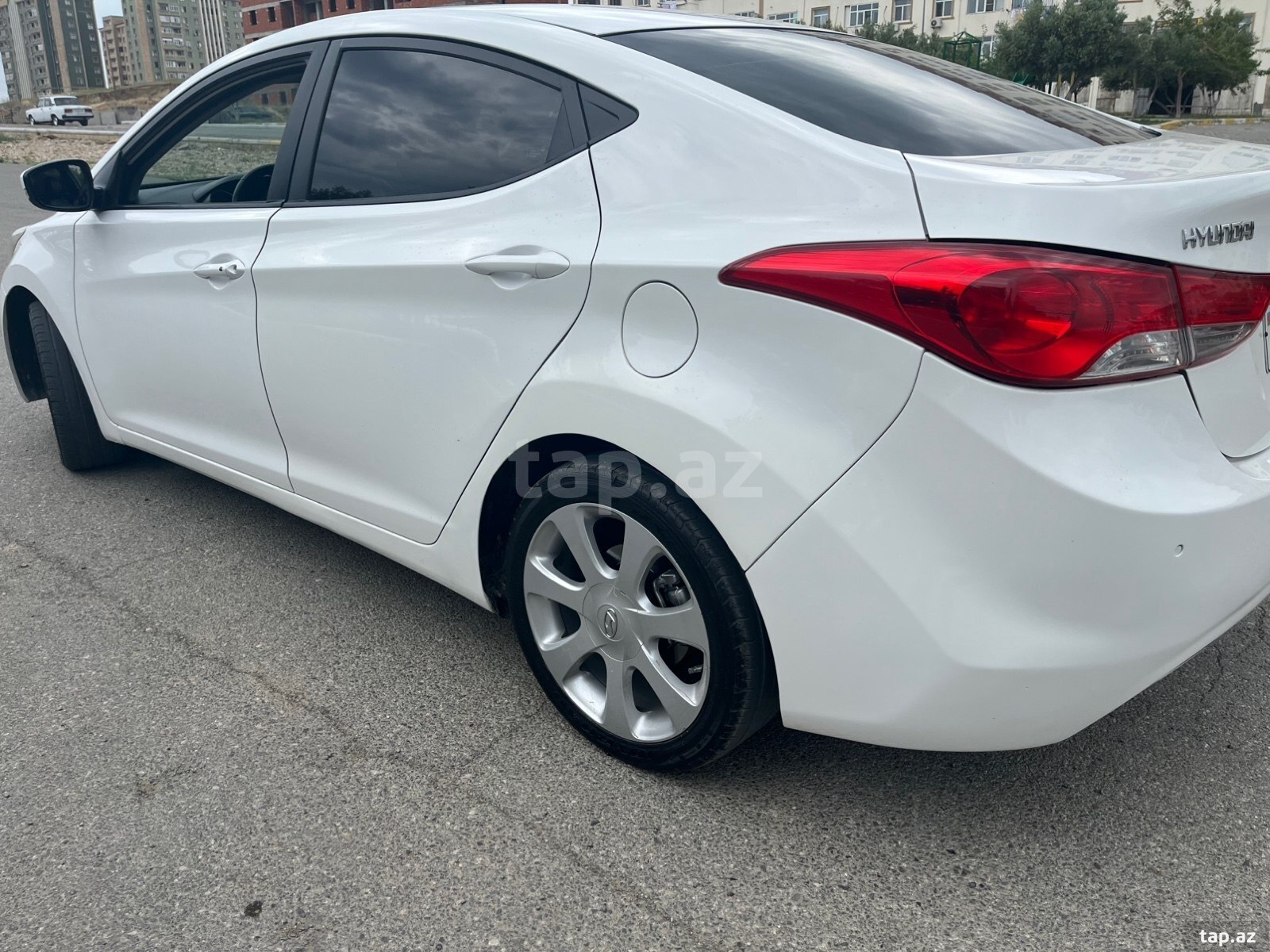 Hyundai Elantra, 2011 il (3)