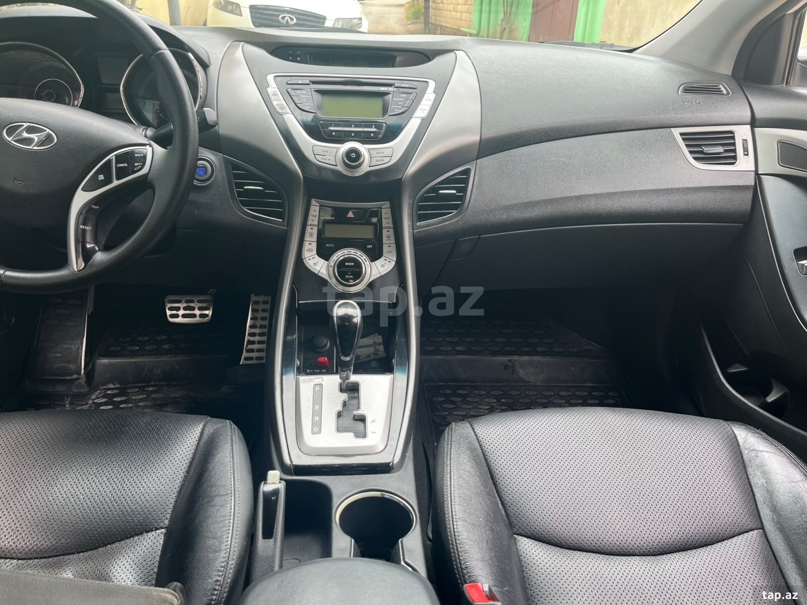 Hyundai Elantra, 2011 il (9)