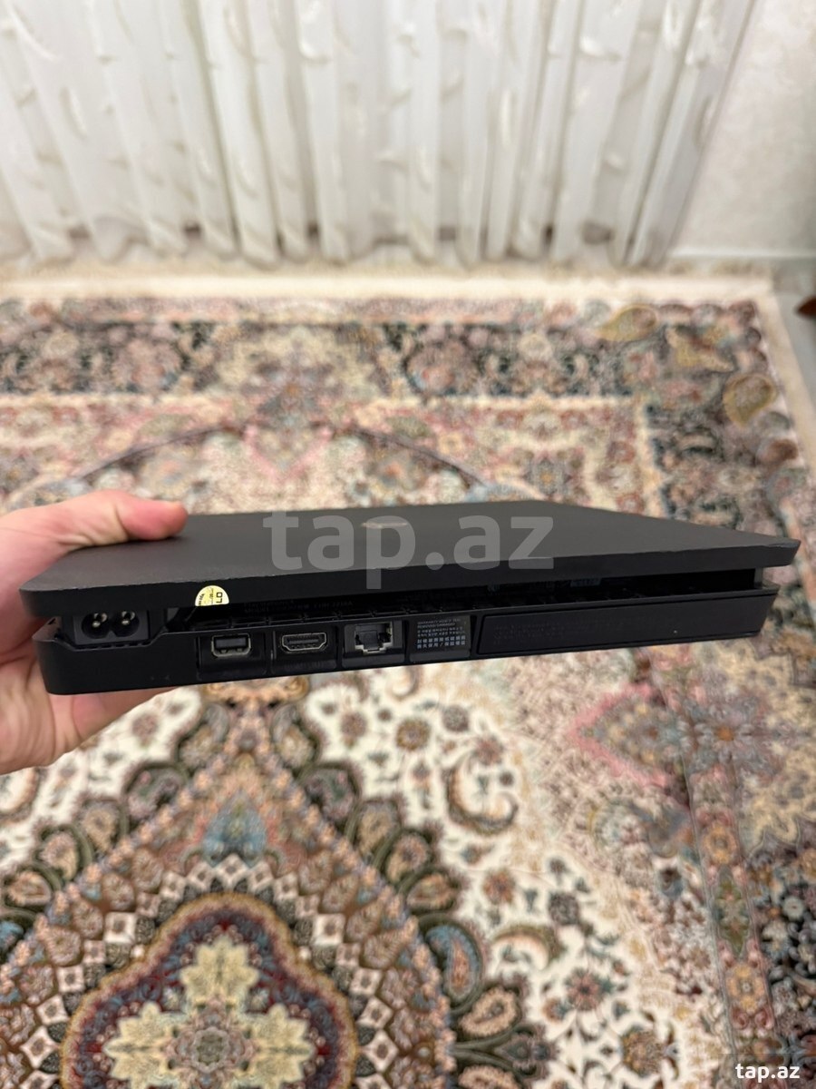 Playstation 4 Slim, 512GB (4)