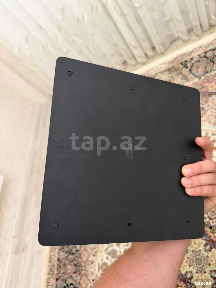 Playstation 4 Slim, 512GB (3)