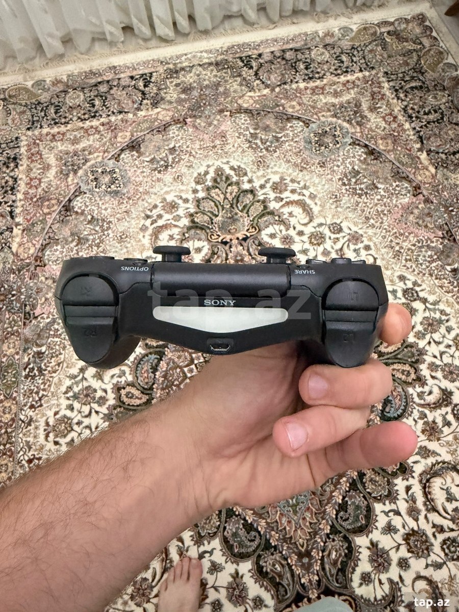 Playstation 4 Slim, 512GB (8)