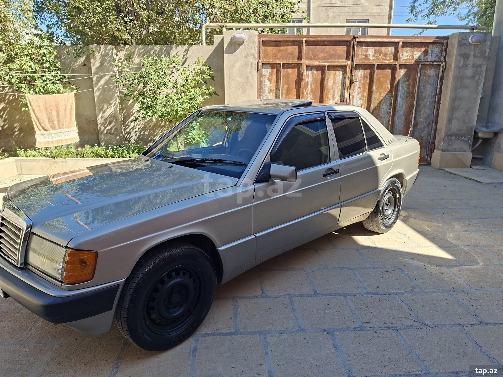 Mercedes 190, 1991 il (5)