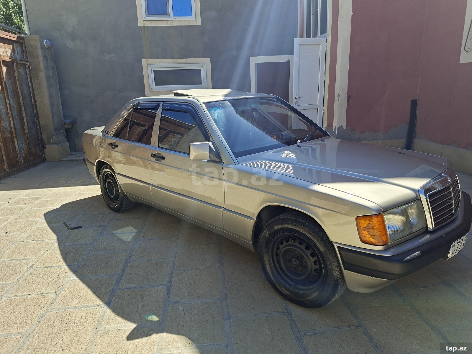 Mercedes 190, 1991 il (9)