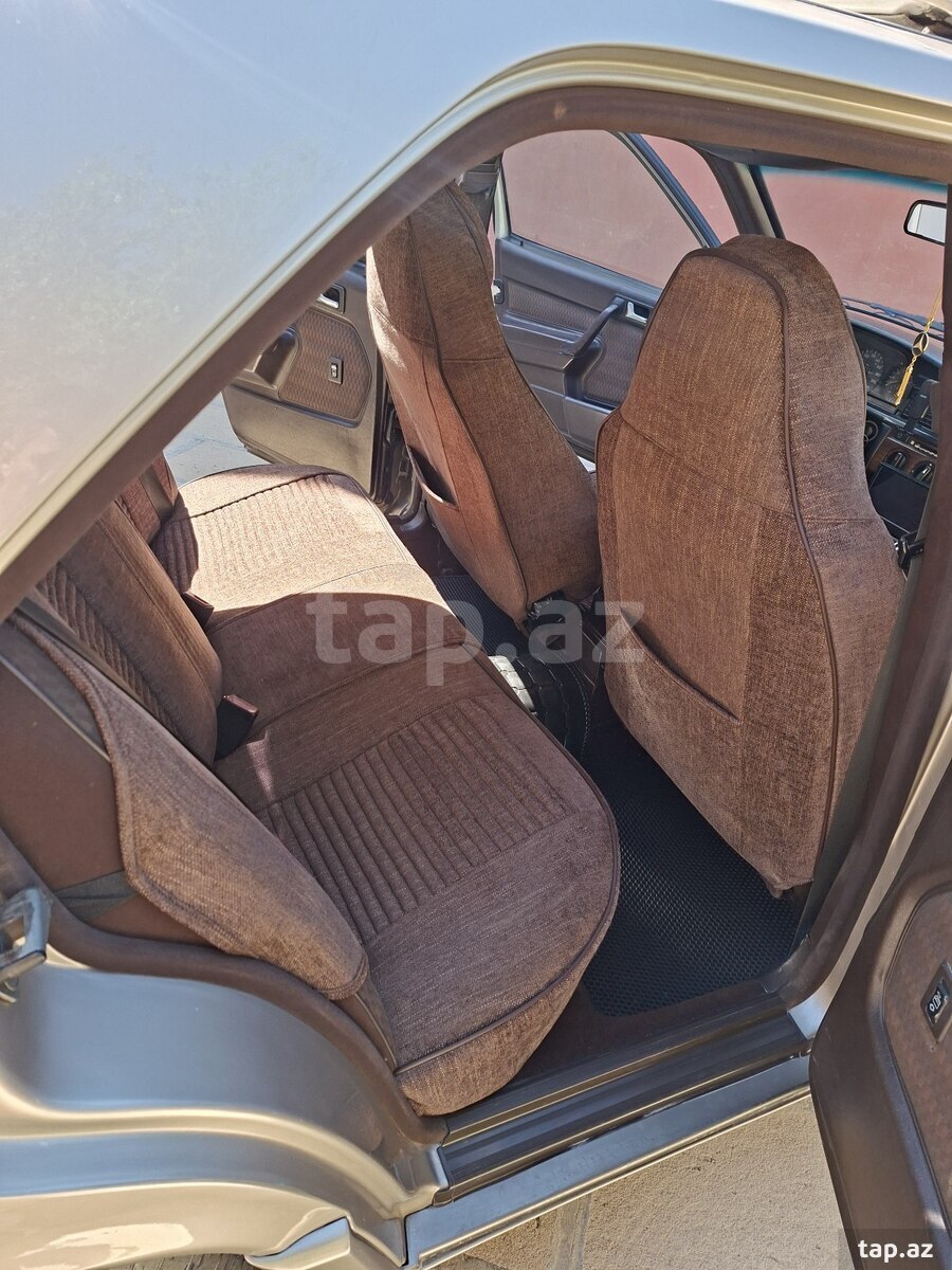 Mercedes 190, 1991 il (16)