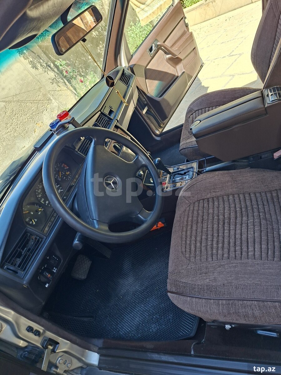 Mercedes 190, 1991 il (20)