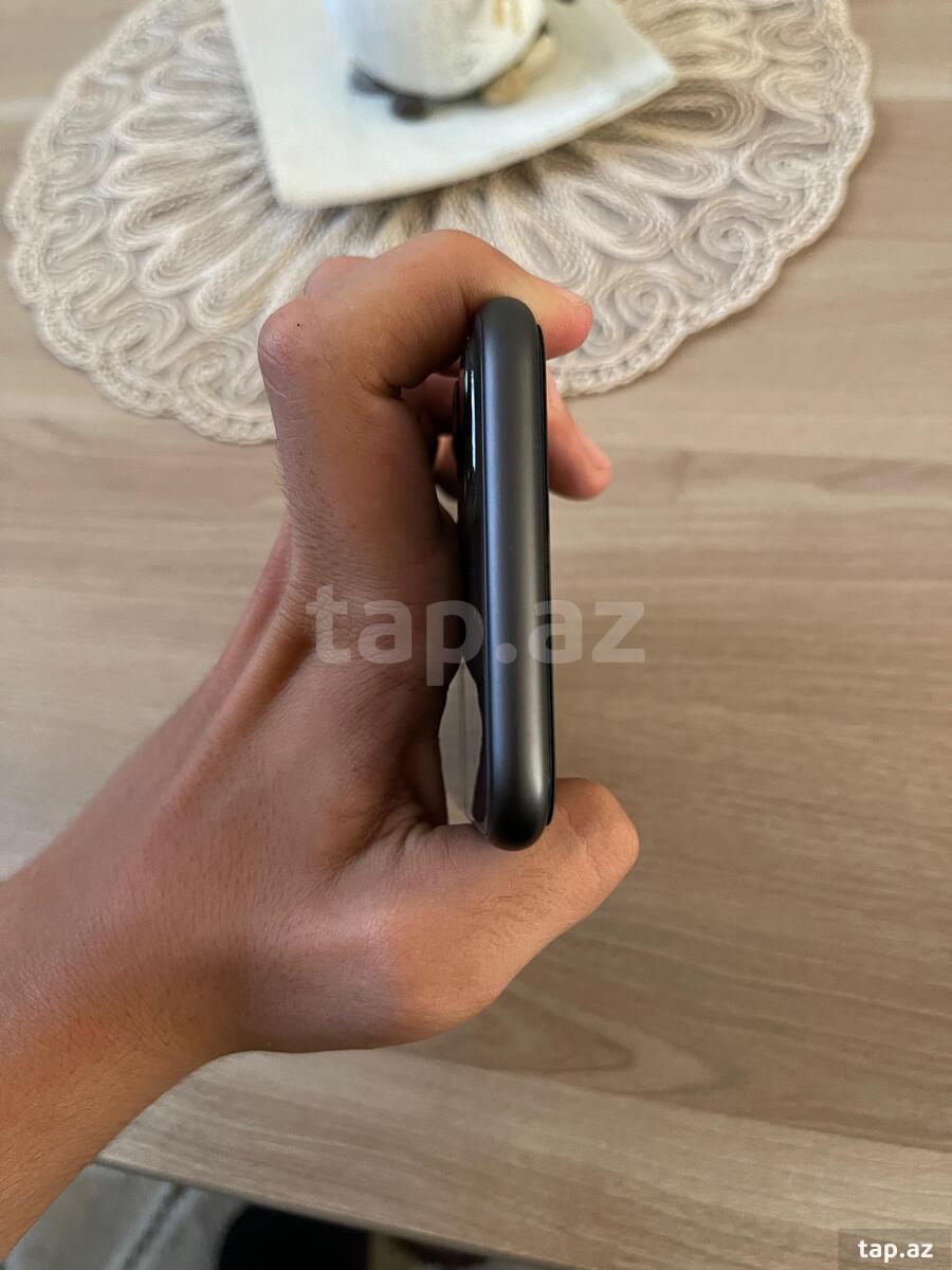 Apple iPhone 11 Black 128GB/4GB (5)