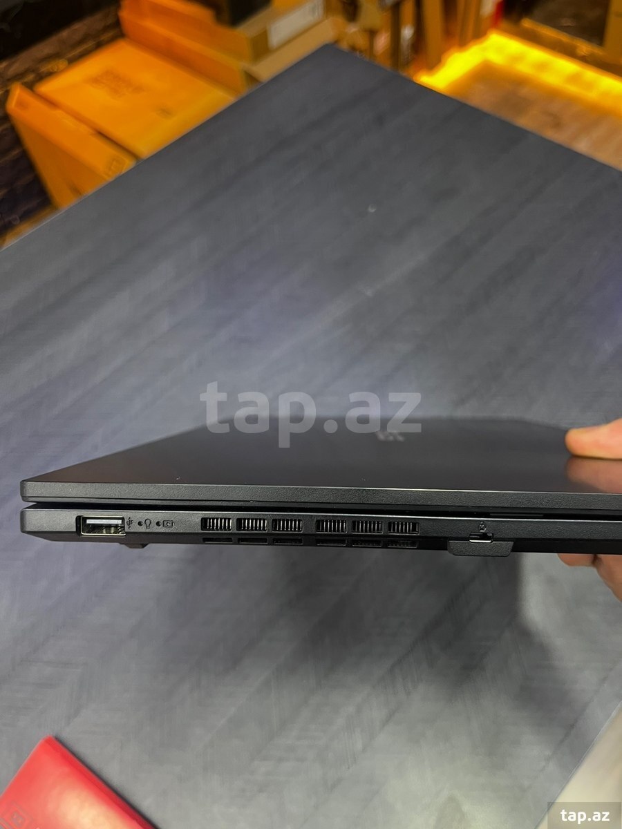 ASUS ExpertBook B1 (4)