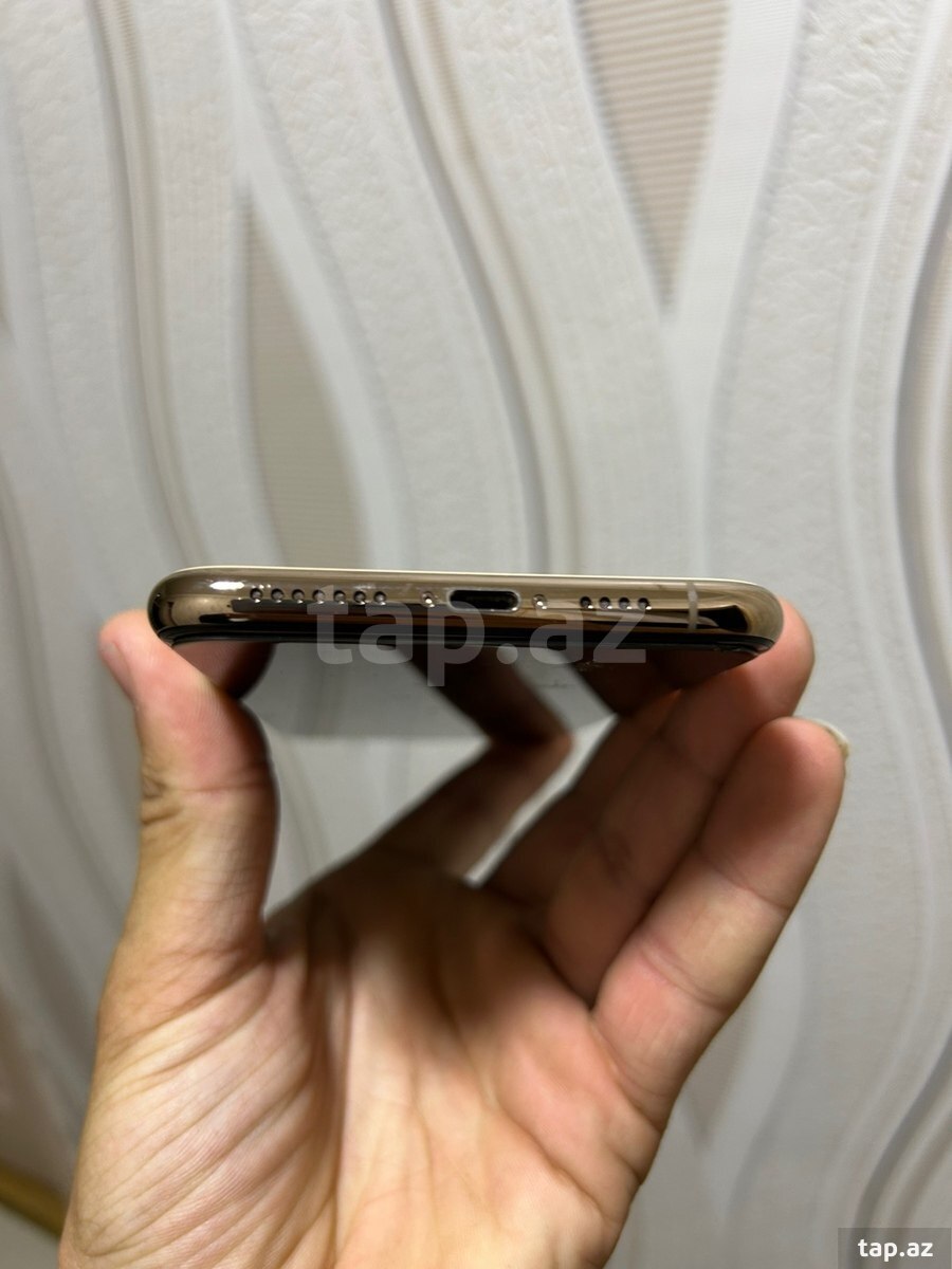 Apple iPhone 11 Pro Max Gold 64GB/4GB (4)