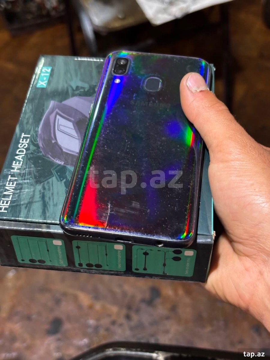 Samsung Galaxy A40 Blue 64GB/4GB (3)