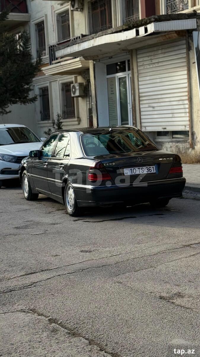Mercedes 200, 1994 il (9)
