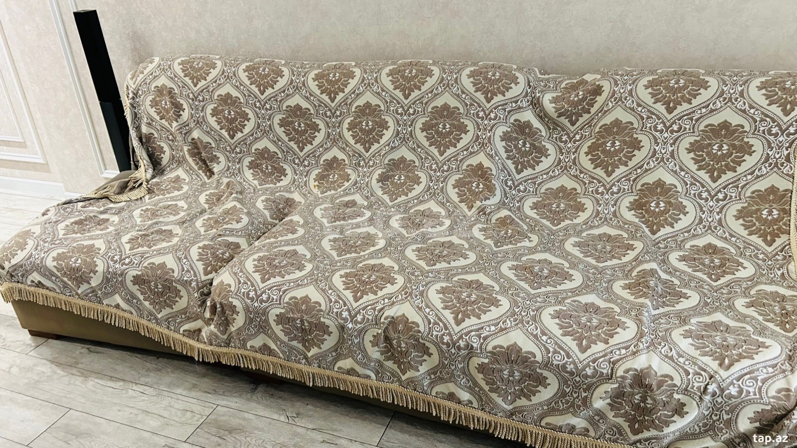 Künc divan (2)