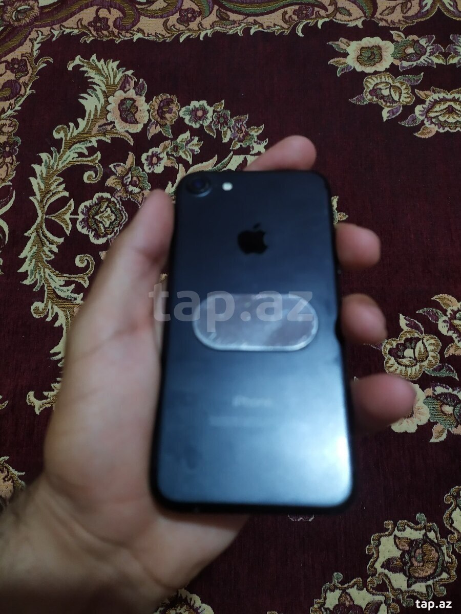 Apple iPhone 7 Black 32GB (4)