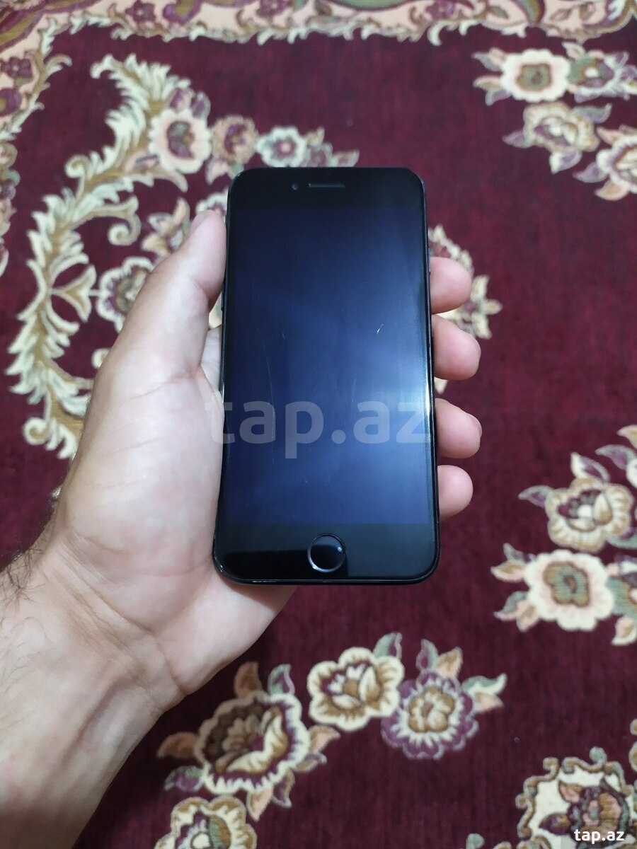 Apple iPhone 7 Black 32GB (2)