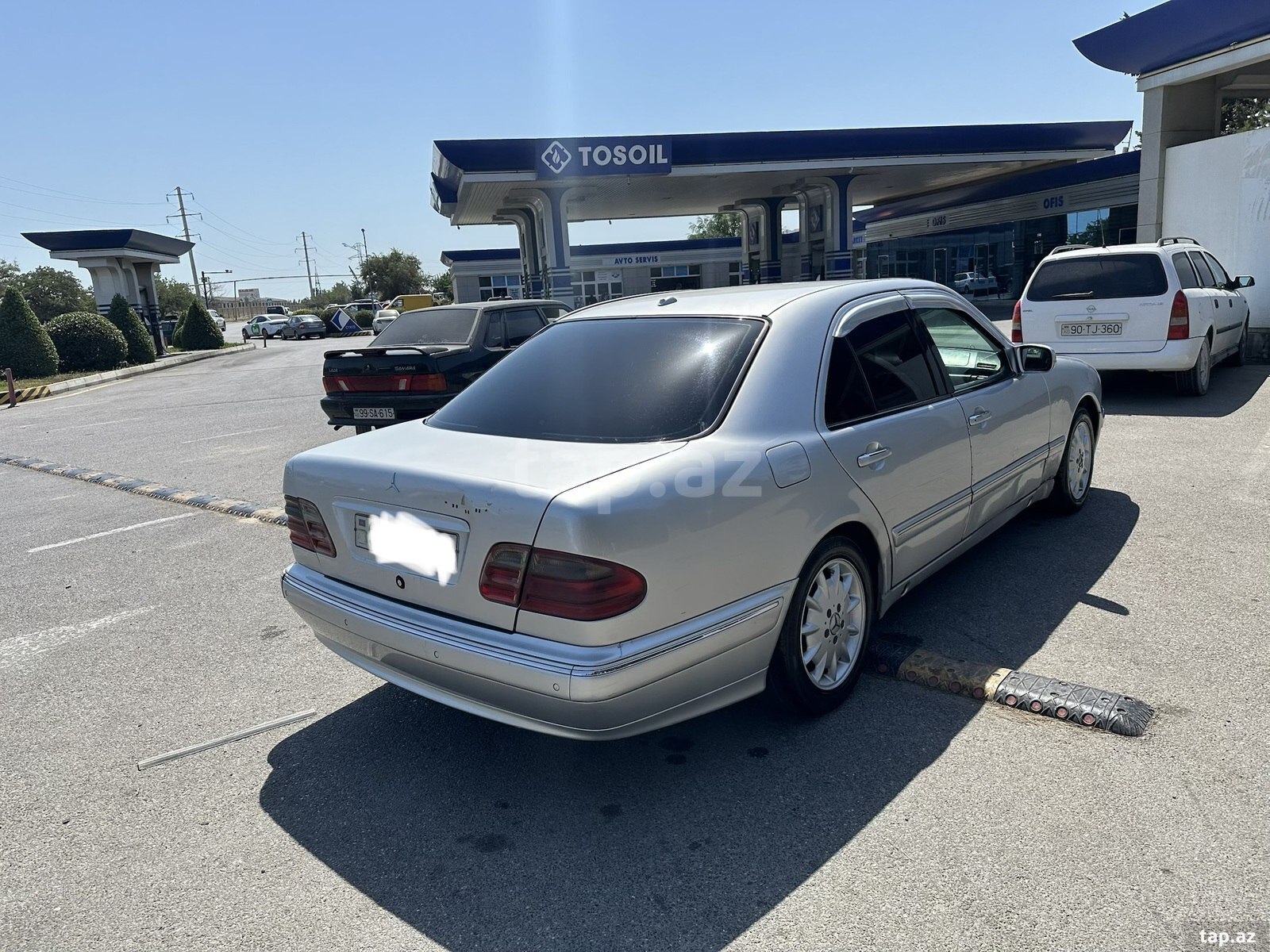 Mercedes E 220, 2001 il (5)