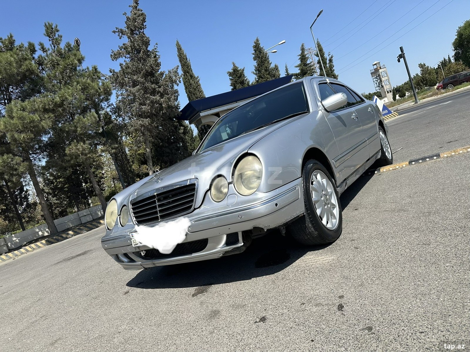 Mercedes E 220, 2001 il (3)