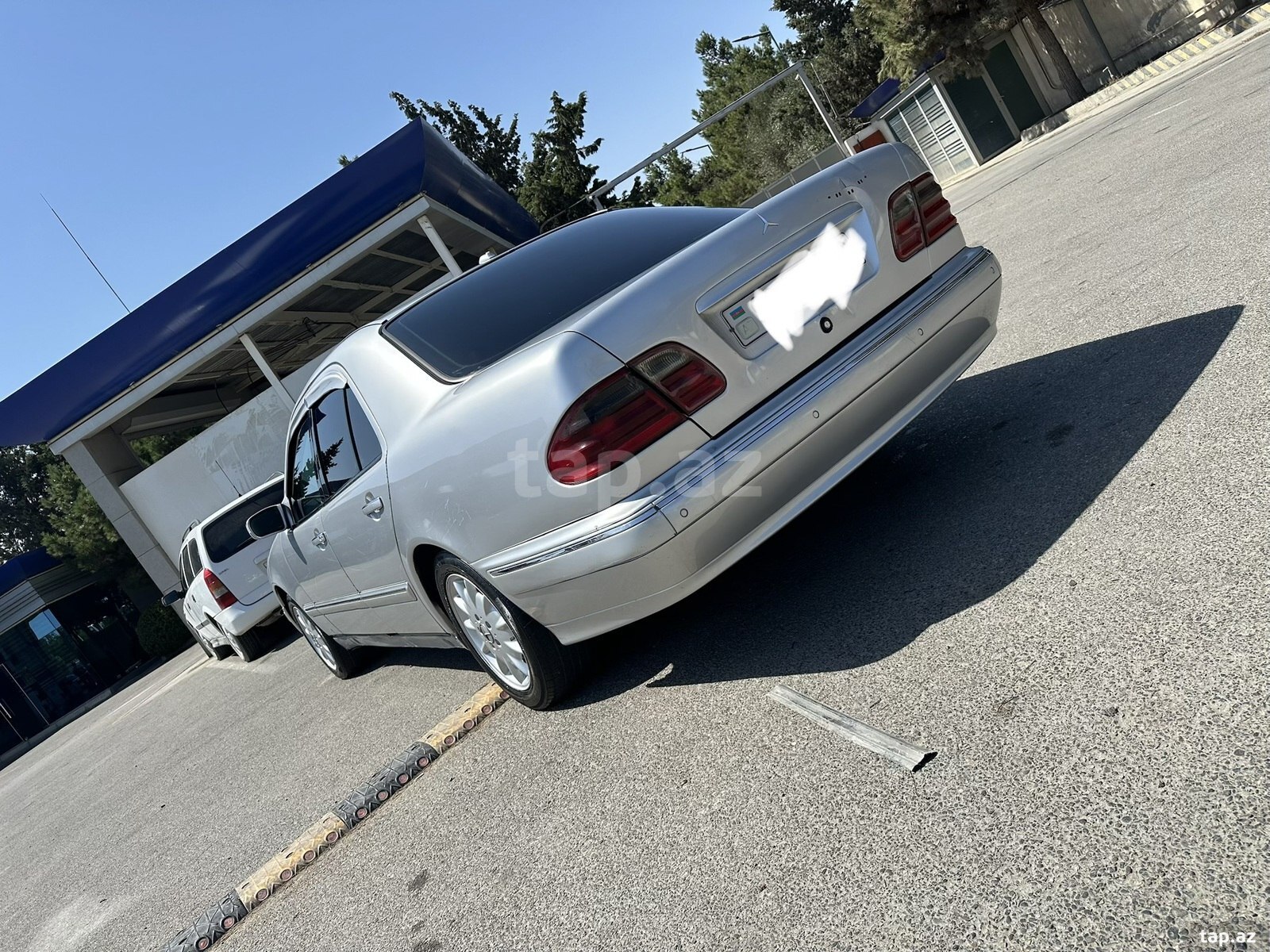Mercedes E 220, 2001 il (6)