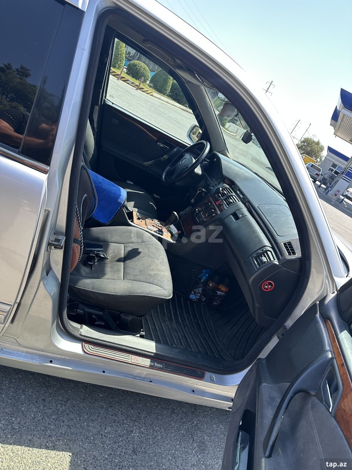Mercedes E 220, 2001 il (9)