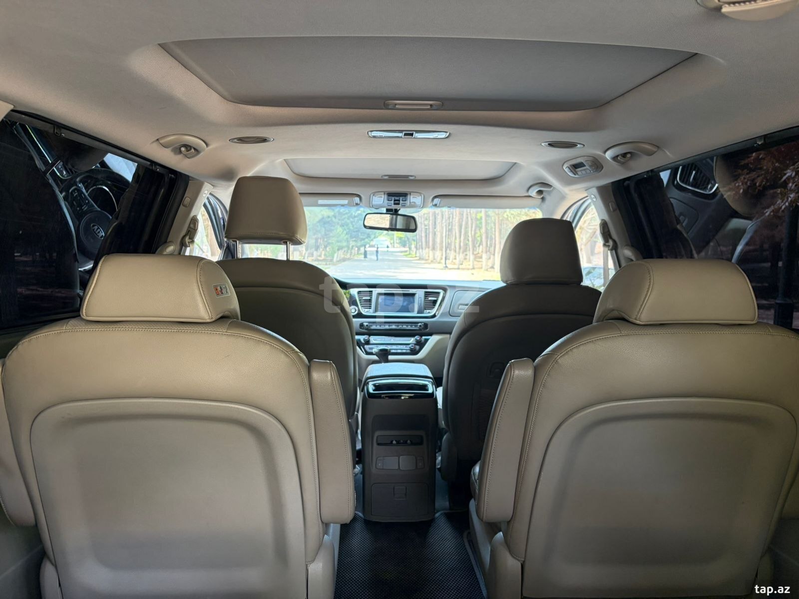 KIA Carnival, 2016 il (2)