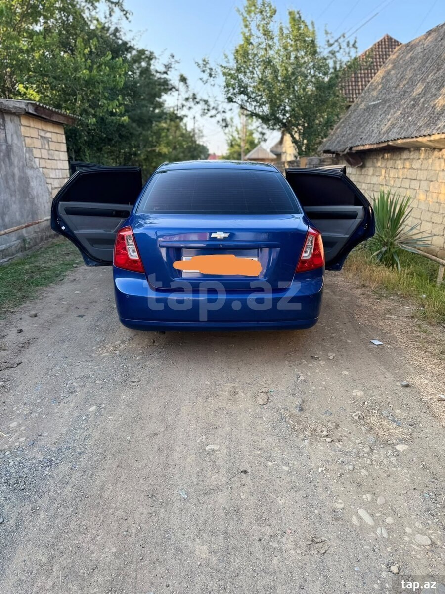 Chevrolet Lacetti, 2012 il (2)