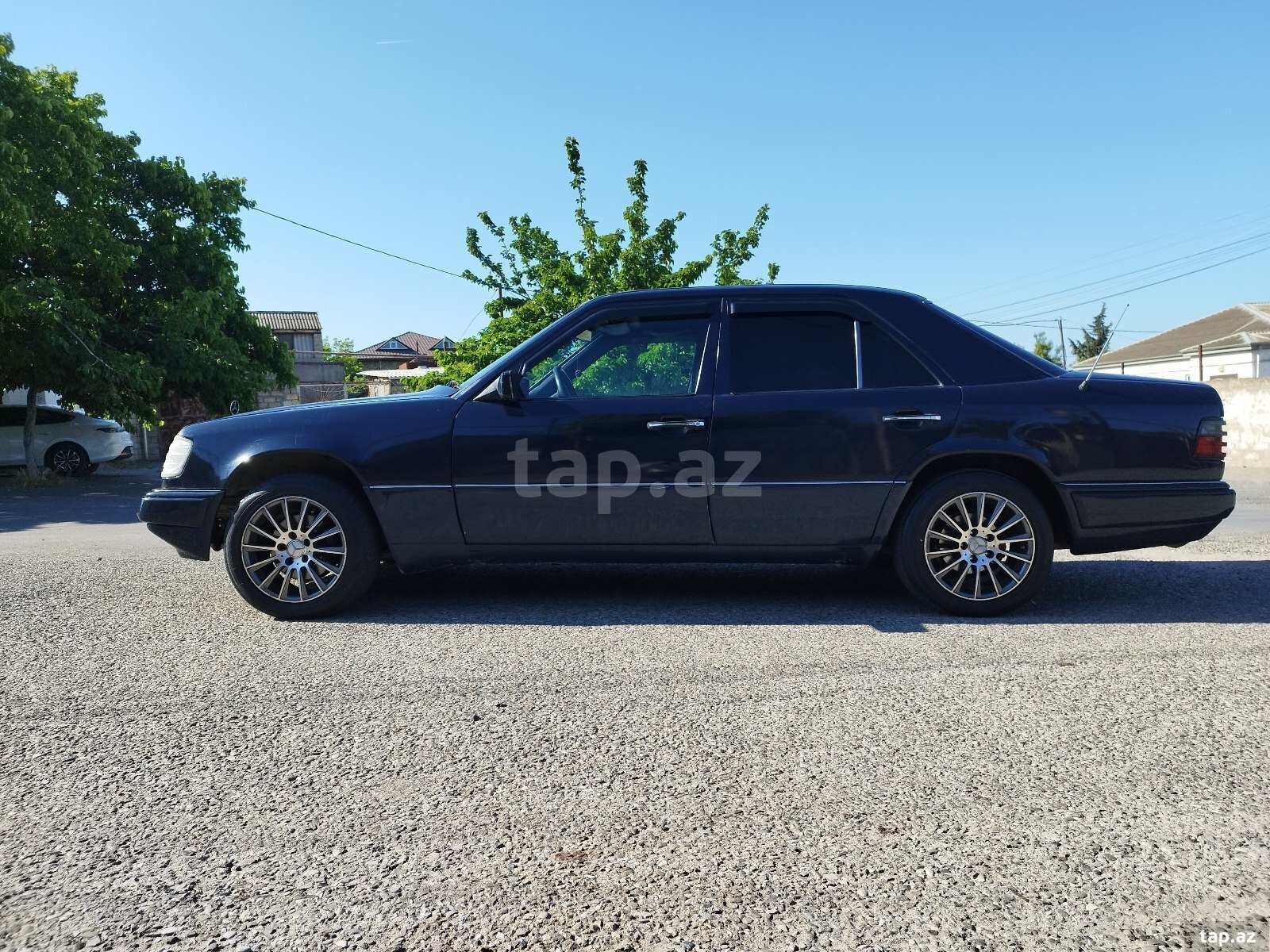 Mercedes E 200, 1993 il (4)