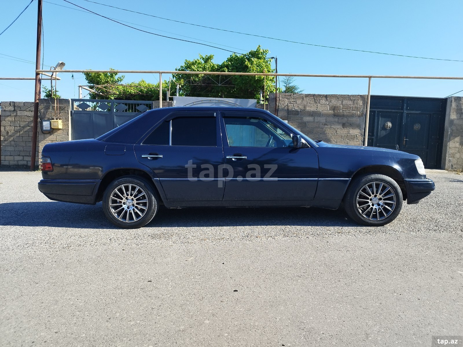 Mercedes E 200, 1993 il (5)