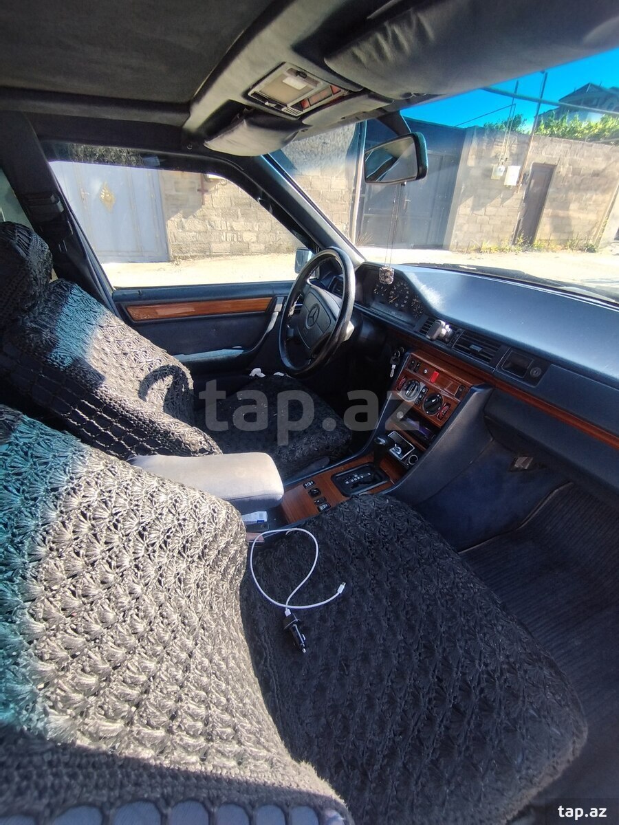Mercedes E 200, 1993 il (8)