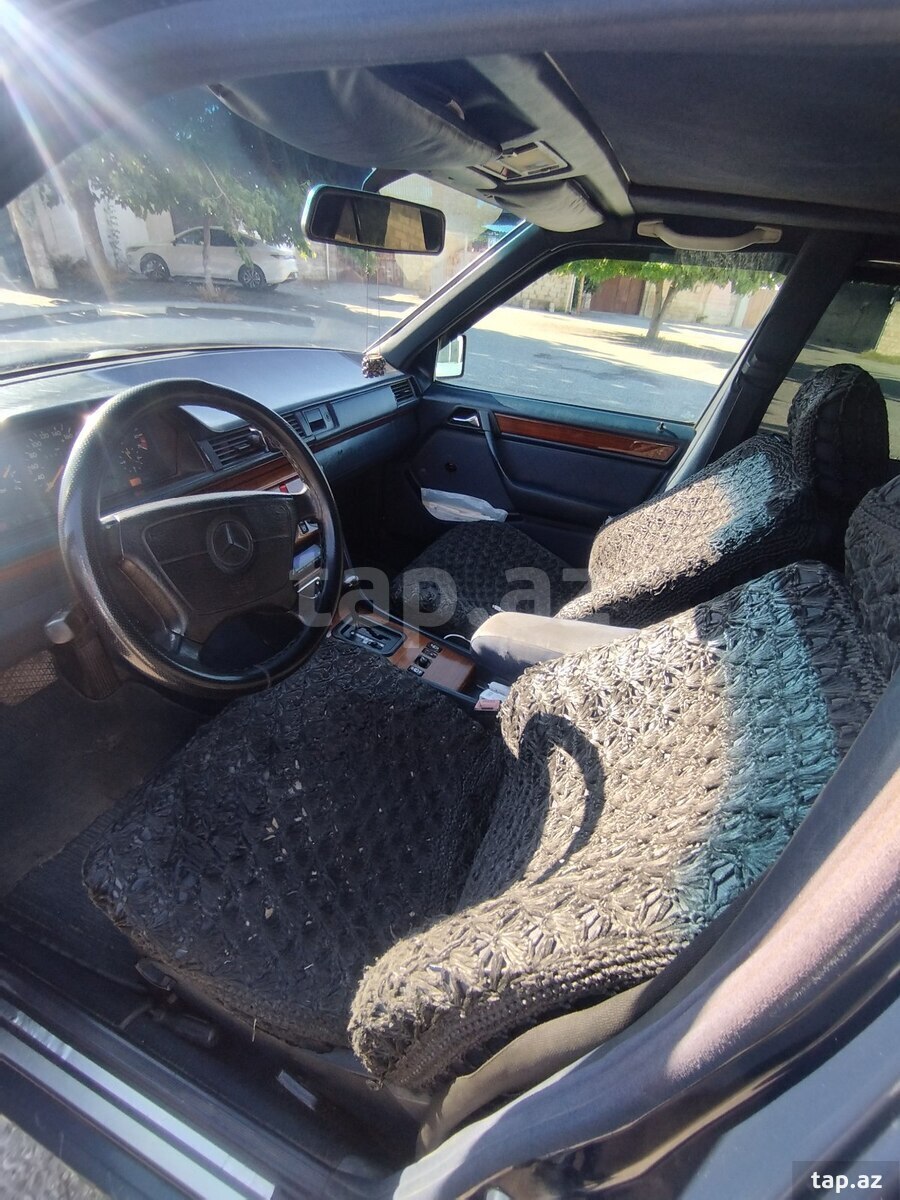 Mercedes E 200, 1993 il (9)