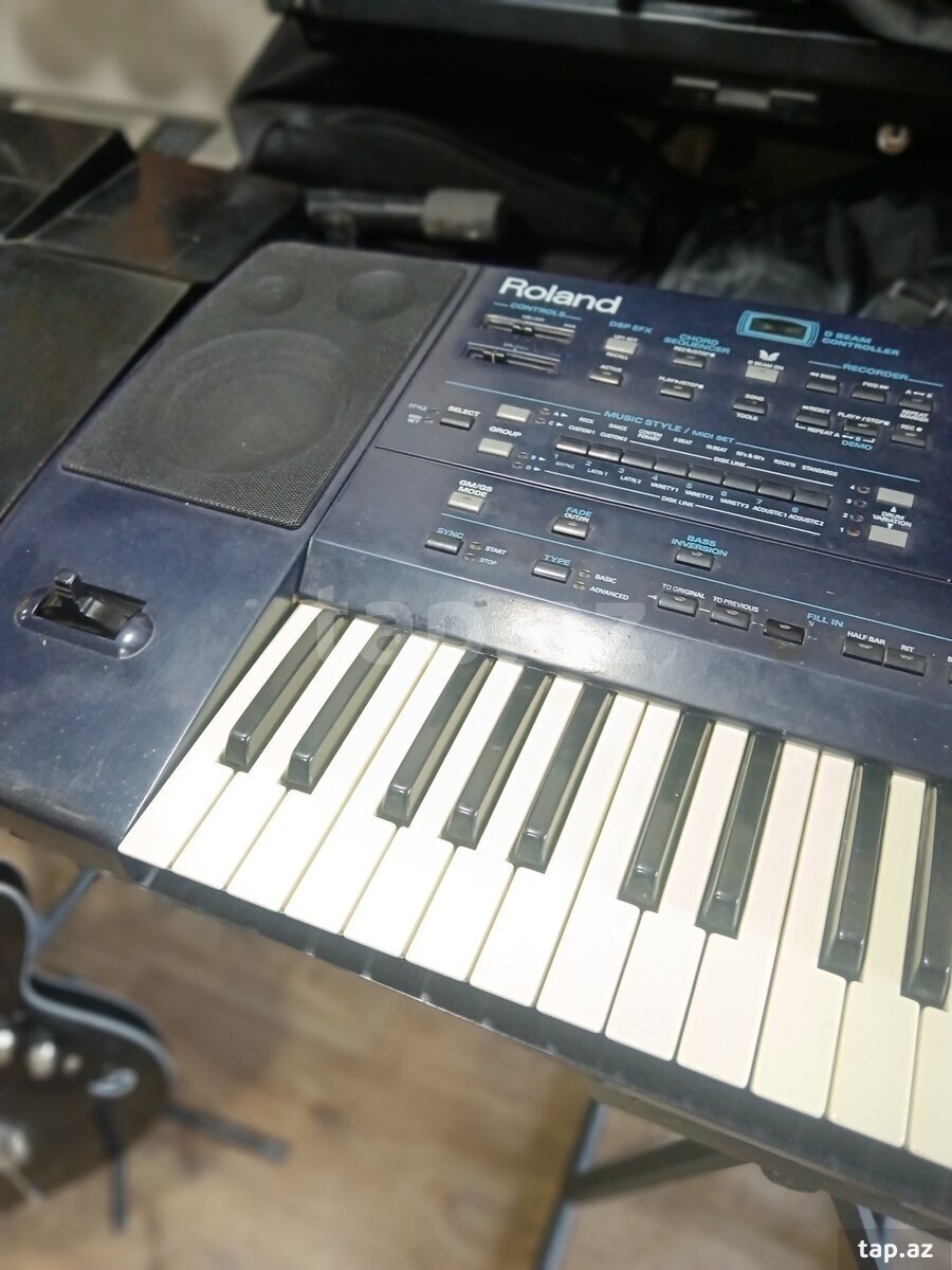 Sintezator Roland 200  (4)