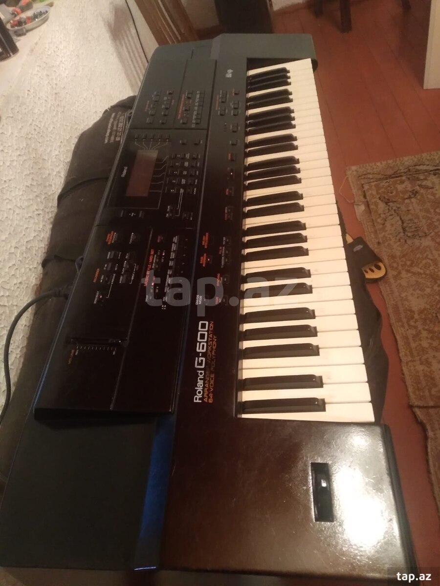 Sintezator Roland 600 