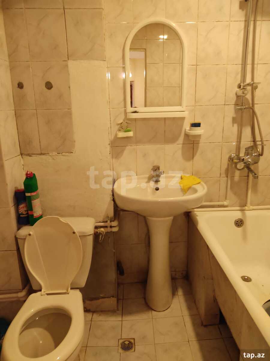 2-otaqlı mənzil kirayə verilir, E.Akademiyası m., 50 m² (2)