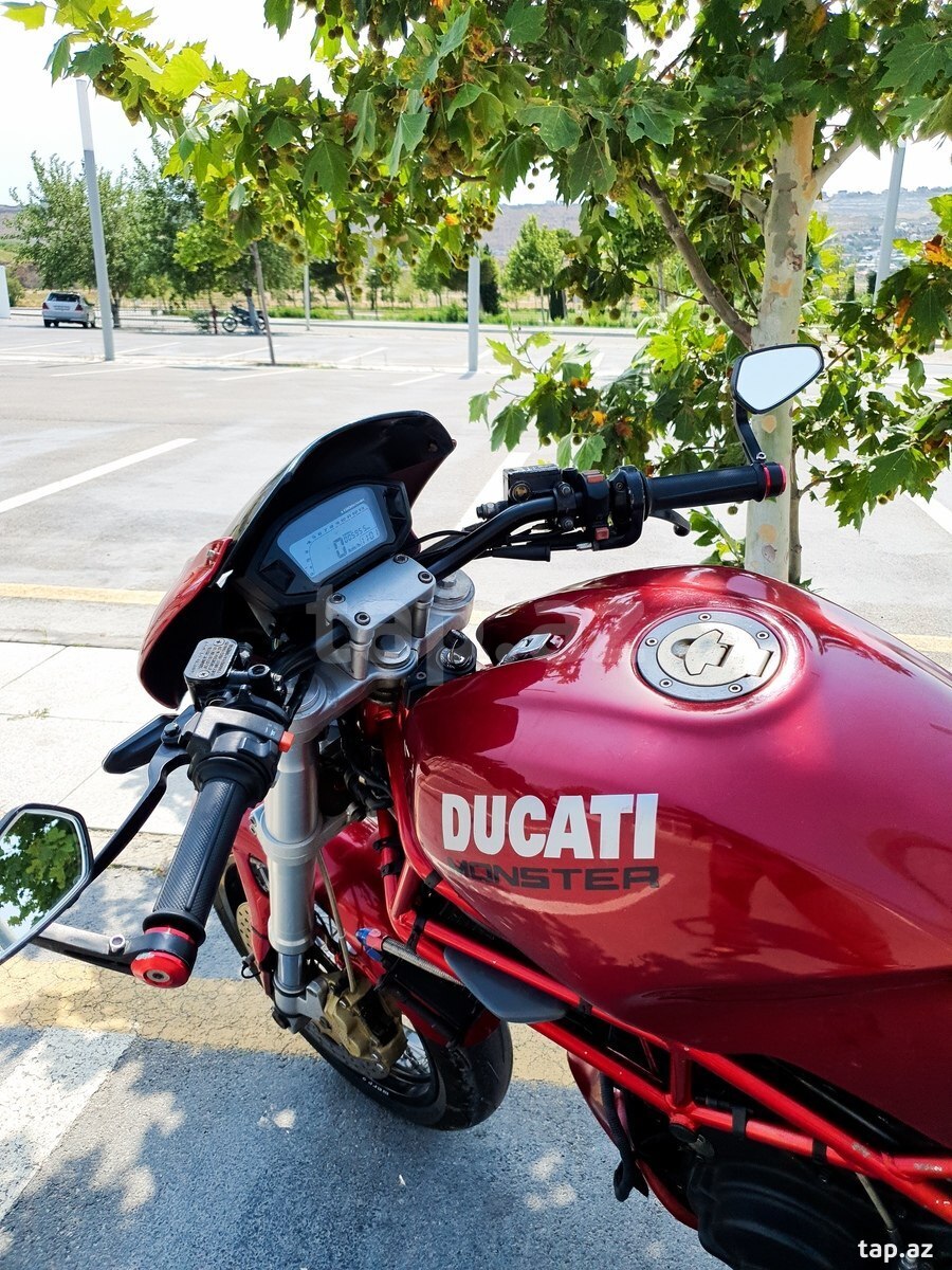 Ducati Monster 600, 2002 il (3)