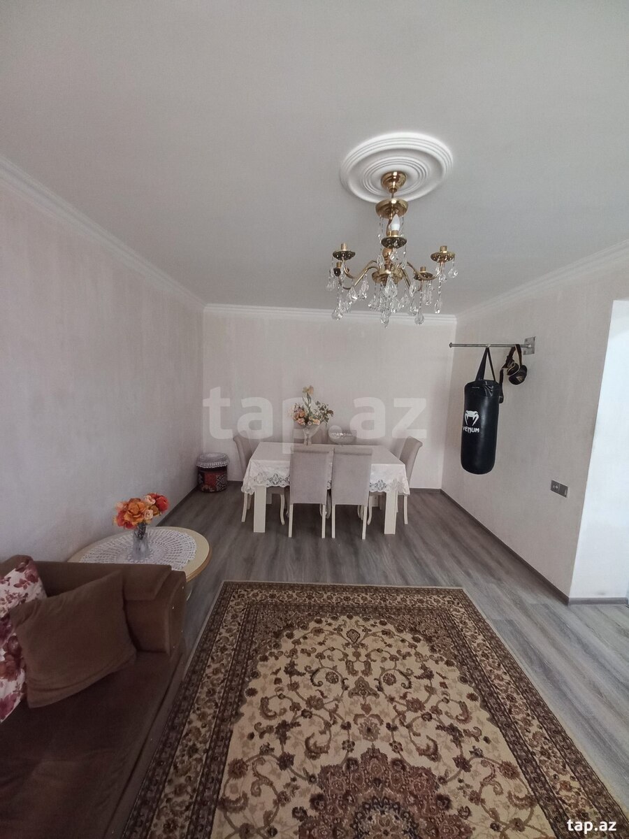 Həyət evi, Qara Qarayev m. (2)