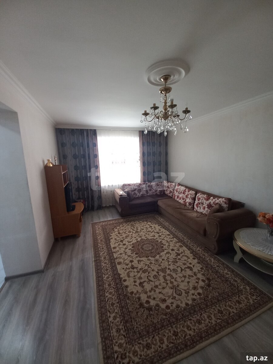 Həyət evi, Qara Qarayev m. (3)
