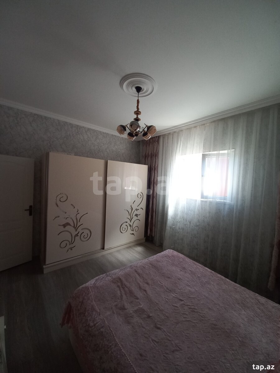 Həyət evi, Qara Qarayev m. (11)