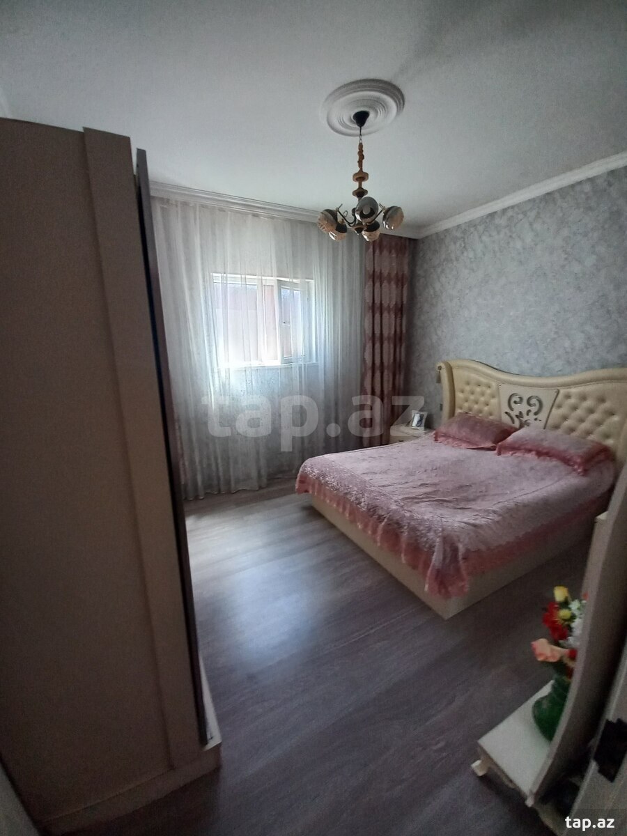 Həyət evi, Qara Qarayev m. (13)