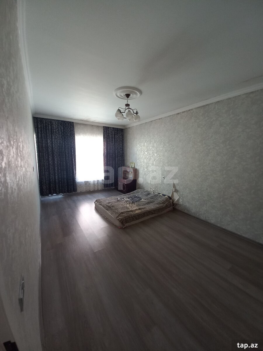 Həyət evi, Qara Qarayev m. (12)
